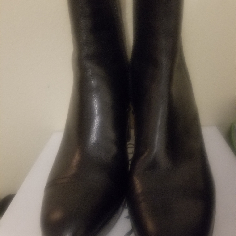 Boot - Picture 4 of 4